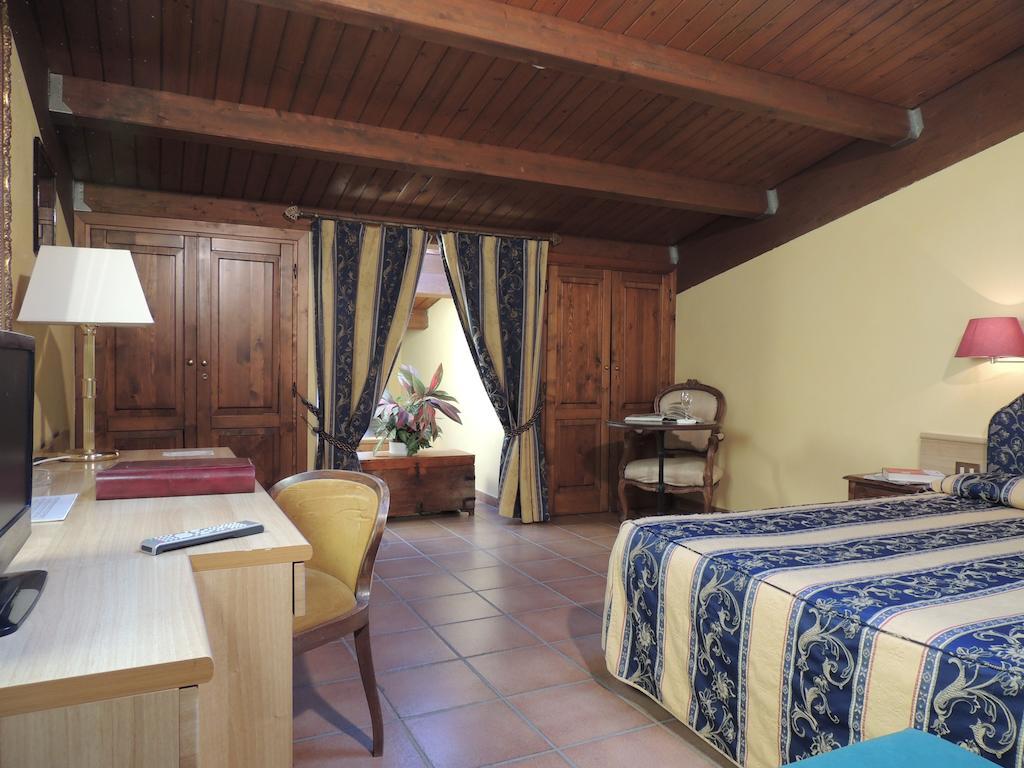 Country Relais I Due Laghi Βίλα Anguillara Sabazia Δωμάτιο φωτογραφία